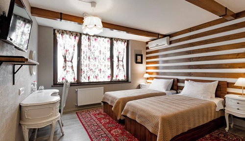 Habitación doble superior, 1 cama de matrimonio grande, vistas a la ciudad