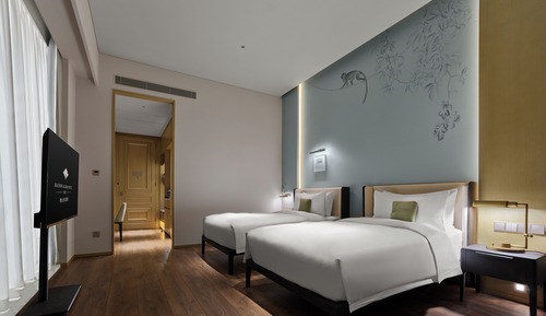 Habitación básica con 2 camas individuales, vistas a la ciudad