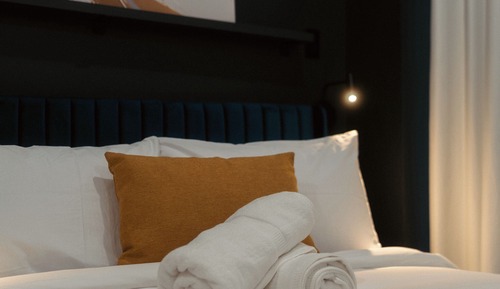Queen Bed Room - Beautiful City View