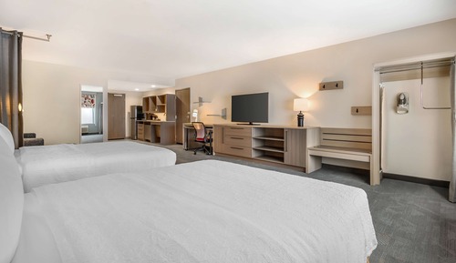 Estudio, 2 camas de matrimonio (Mobility & Hearing, Roll-in Shower)