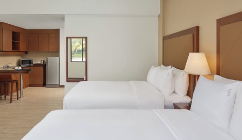 Suite, 2 camas de matrimonio, balcón (Pool Access)
