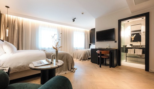 Habitación triple de diseño, vistas al jardín