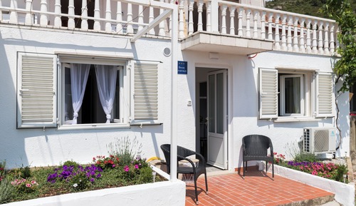 Apartamento (One Bedroom Apartment with Terrace an)