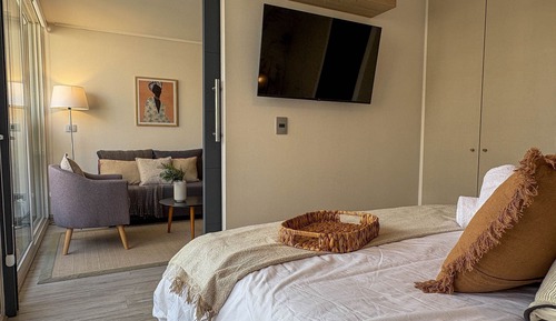 Habitación doble superior, 1 cama doble, balcón, vistas a la ciudad