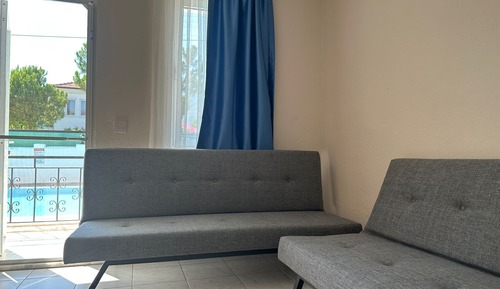 Apartamento familiar, balcón, vistas a la piscina