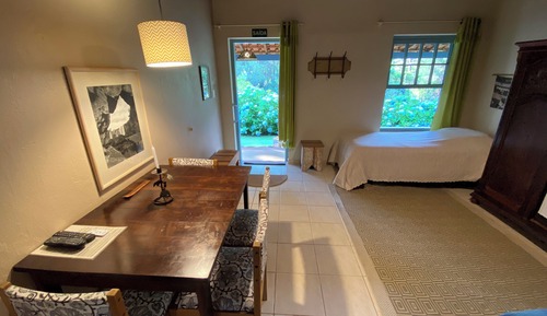 Suite familiar, varias camas, balcón, vistas al jardín