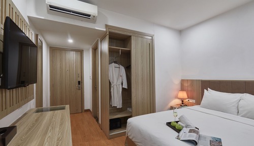 Habitación superior, 1 cama doble, vistas a la ciudad