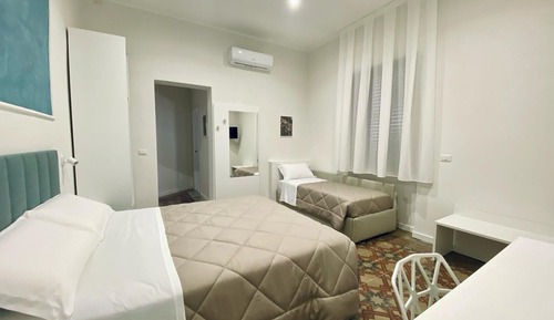 Habitación cuádruple Confort, 1 cama de matrimonio, no fumadores, baño privado