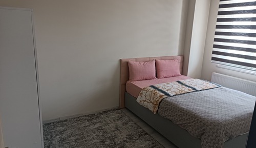 Habitación, balcón, vistas a la montaña