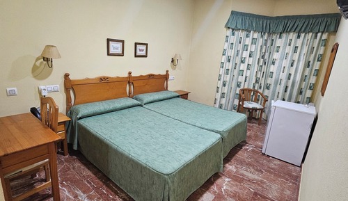 Habitación estándar con 2 camas individuales, vistas a la ciudad