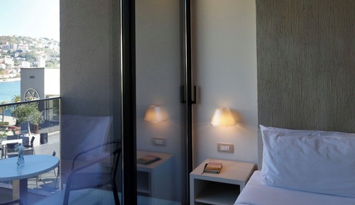 Habitación estándar con 1 cama doble o 2 individuales