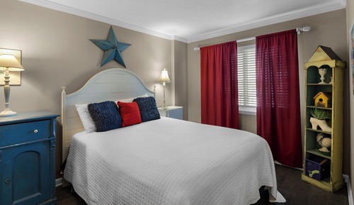 Apartamento, varias camas, balcón, vistas al mar (BeachCrest 504)