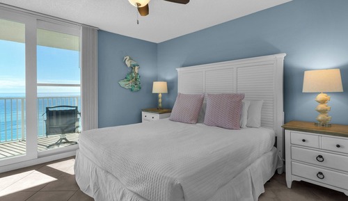 Apartamento, varias camas, balcón, vistas al mar (BeachCrest 904)