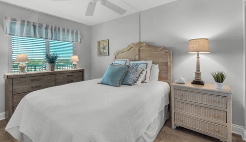 Apartamento, varias camas, balcón, vistas al mar (BeachCrest 601)