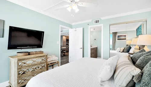 Apartamento, varias camas, balcón, vistas al mar (BeachCrest 305)