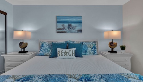 Apartamento, varias camas, balcón, vistas al mar (BeachCrest 505)