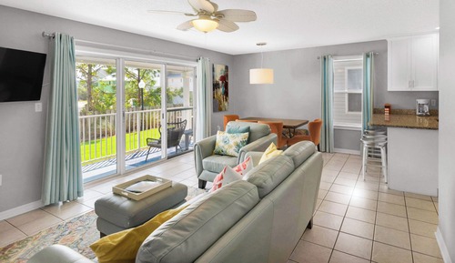 Apartamento, varias camas, patio, vistas al jardín (Beachside Villas 411)