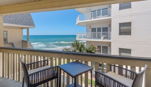 Apartamento, varias camas, balcón, vistas al mar (Beachside Condo 21)