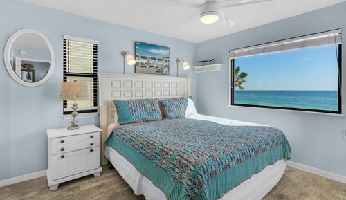 Apartamento, varias camas, balcón, vistas al mar (Beachside Condo 5)