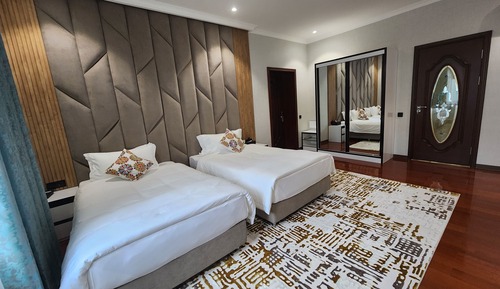 Habitación Deluxe con 1 cama doble o 2 individuales, vistas a la ciudad