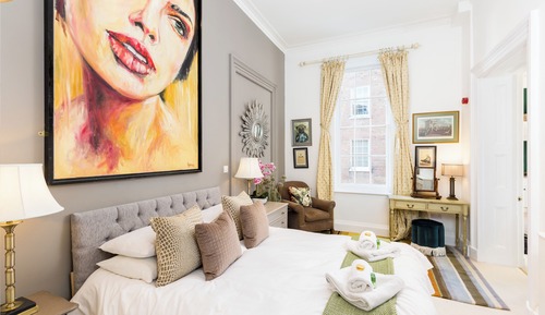 Apartamento de luna de miel, 1 cama de matrimonio grande con sofá cama, vistas al parque