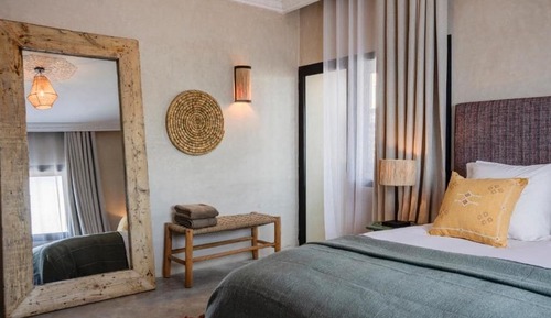 Habitación estándar con 1 cama doble o 2 individuales