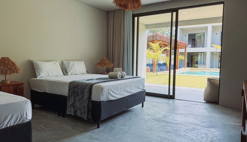 Suite Confort, vistas a la piscina