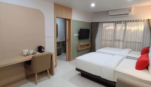 Deluxe Twin Studio