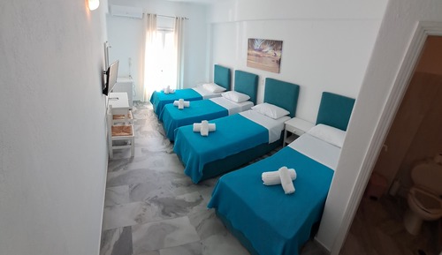 Habitación cuádruple básica, vistas al jardín