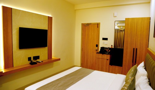 Habitación superior, 1 cama de matrimonio grande, vistas a la ciudad