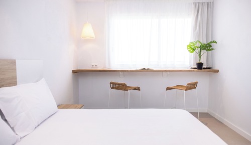 Estudio, vistas al mar