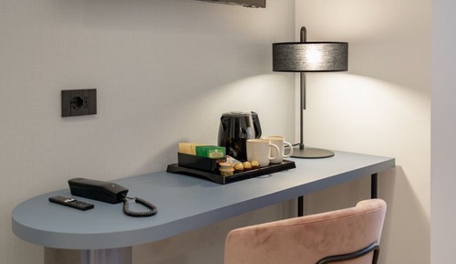 Habitación Confort con 1 cama doble o 2 individuales, no fumadores, vistas a la ciudad