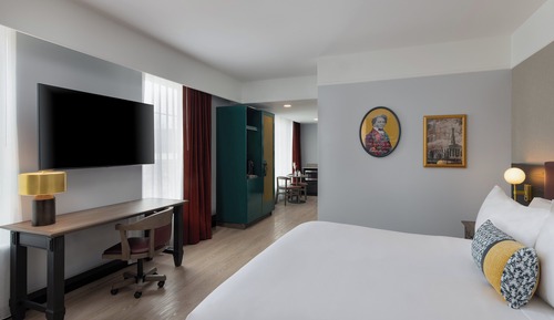 Suite, 1 cama de matrimonio grande, en esquina