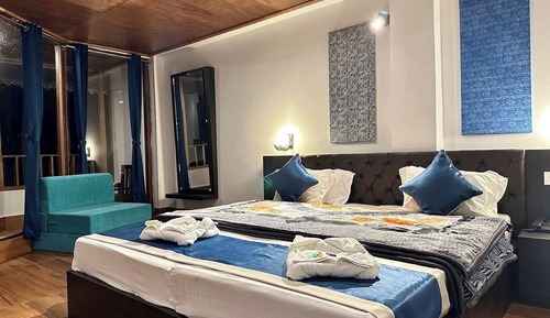 Habitación ejecutiva, 1 cama de matrimonio grande, baño privado, vistas a la montaña