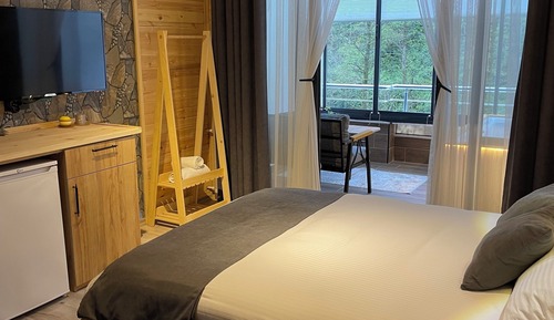 Habitación Royal, balcón, vistas al valle