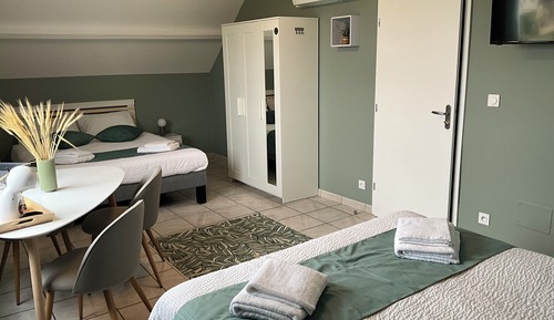 Habitación cuádruple familiar, vistas al jardín