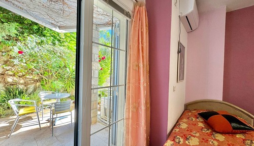 Estudio estándar, vistas al jardín