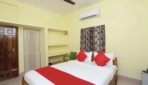 Deluxe Double Room, Multiple Beds, City View