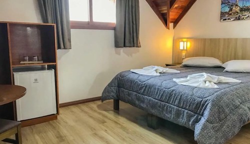 Habitación estándar con 1 cama doble o 2 individuales