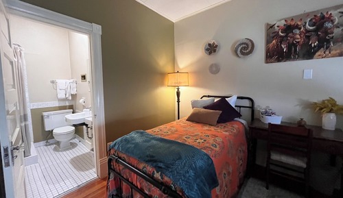 Habitación clásica con 1 cama doble o 2 individuales, no fumadores, baño privado