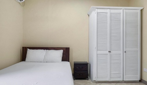 Apartamento económico, 1 cama de matrimonio, baño privado, planta baja