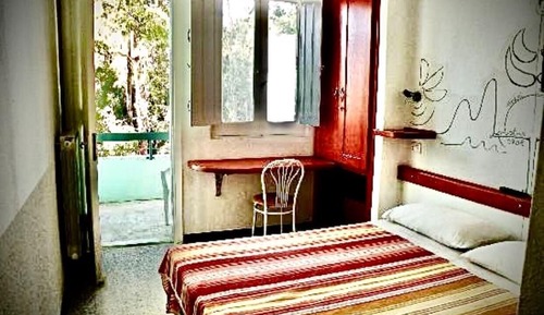 Habitación estándar con 1 cama doble o 2 individuales