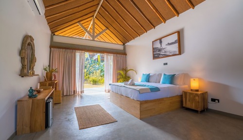 Habitación Deluxe con 1 cama doble o 2 individuales, vistas a la piscina