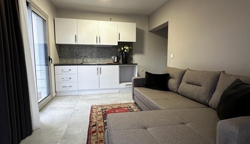 Suite estudio, 1 cama de matrimonio con sofá cama, balcón, en edificio anexo