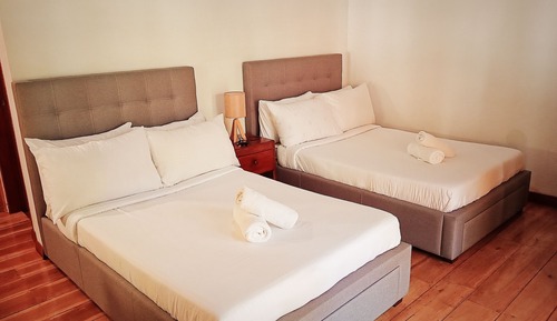 Habitación básica con 1 cama doble o 2 individuales
