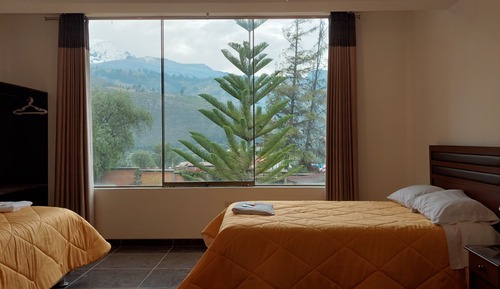Habitación triple estándar, vistas a la montaña