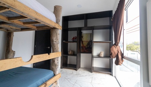 Design Quadruple Room, City View