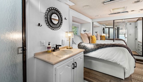 Glamp Cottage Trailer