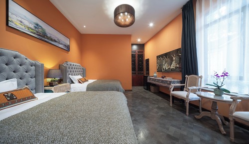 Habitación cuádruple Signature, 2 camas de matrimonio, vistas al patio, planta baja