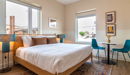 Deluxe Apartment